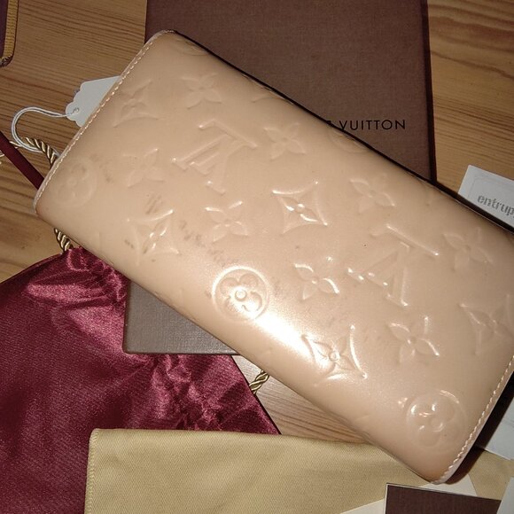 Louis Vuitton Embossed Monogram on Vernis Leather - Nude - Picture 7 of 11